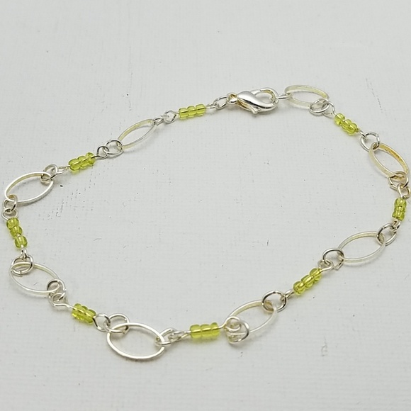 Silver Tone Ankle Or Wrist Bracelet 9" Yellowish Green Bead - Picture 1 of 1